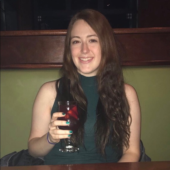 Meet your Posher, Amanda - Picture 1 of 1